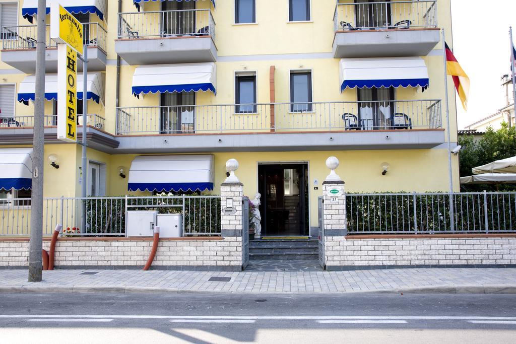 Hotel Fortunella Lido di Camaiore Exterior photo