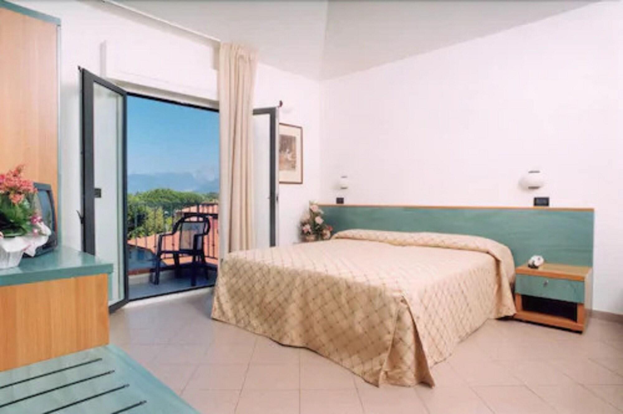 Hotel Fortunella Lido di Camaiore Exterior photo