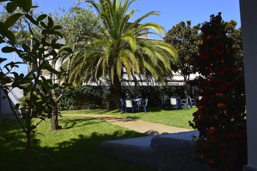 Hotel Fortunella Lido di Camaiore Exterior photo